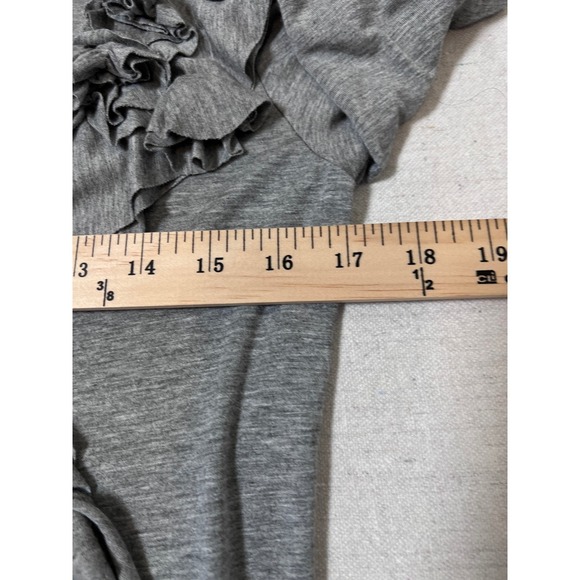 Sundance Gray Ruffle Shirt Top Women M Stretch Viscose Jersey Boho Artsy Neutral - Picture 5 of 8
